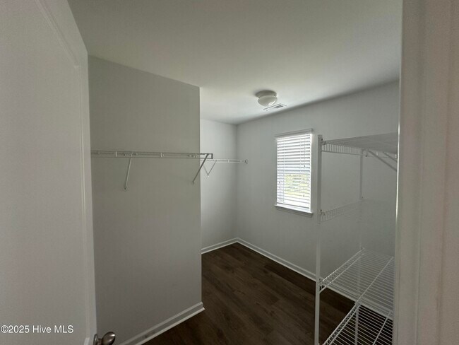 Building Photo - 1681 Velvet Ln SE