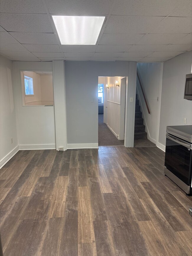 Building Photo - Spacious 4 Bedroom, 1.5 Bath House With Yard-York City SD