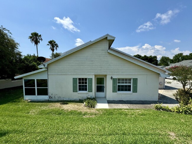 Building Photo - Charming 2-Bedroom Home in Clermont, FL (5...