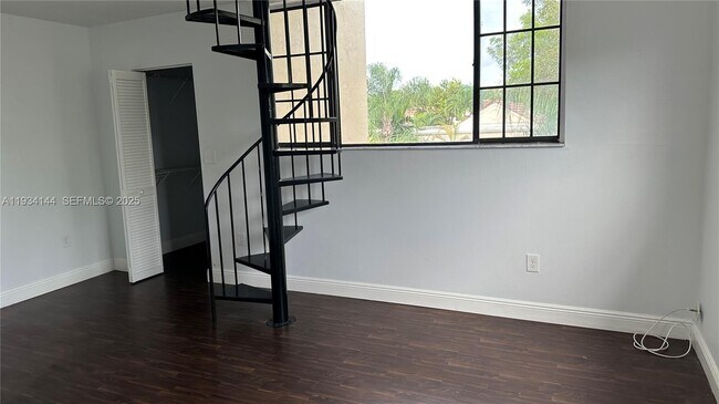 Building Photo - 8834 SW 130th Ct