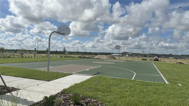 Building Photo - 303 Artemis St