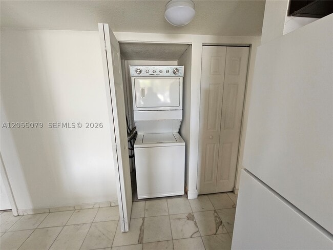 Building Photo - 9440 W Flagler St