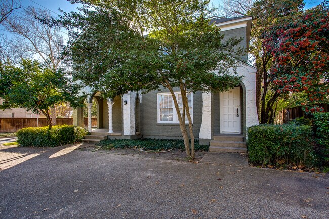 Building Photo - 4303 Emerson Ave