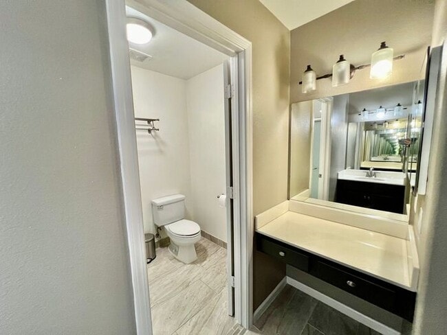 Building Photo - Welcome to this beautiful 3-bedroom, 2-bathroom condo in the desirable Avalon at Eagles Crossing