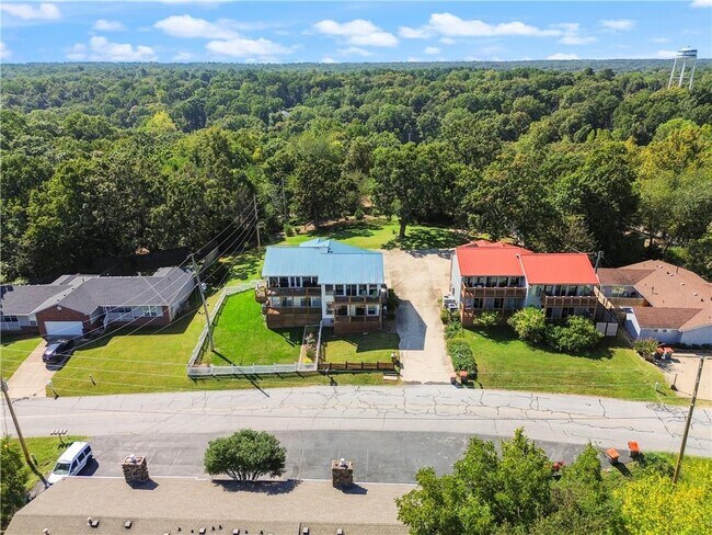 Building Photo - 14813 Dutchmans Dr