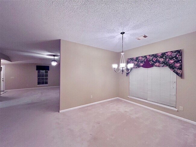 Building Photo - 10011 Territory Ln