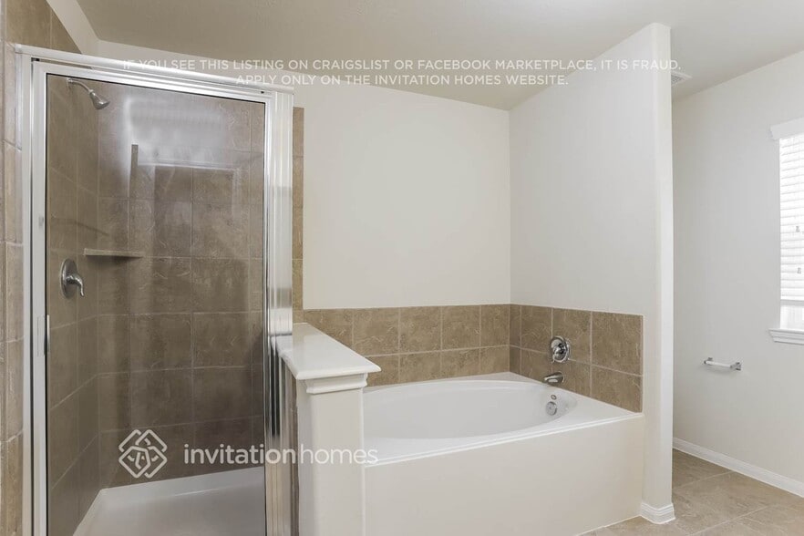 Building Photo - 30823 Gardenia Trace Dr