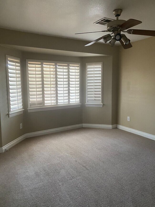 Building Photo - Single Story 4 Bedroom on 1/2 Acre Lot w/ Pool & Spa!