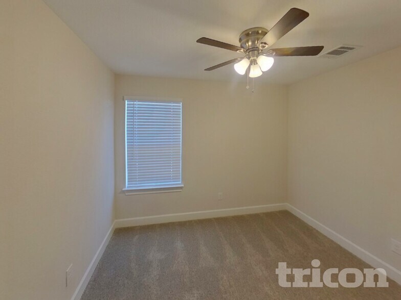 Building Photo - 1209 Bullock Dr