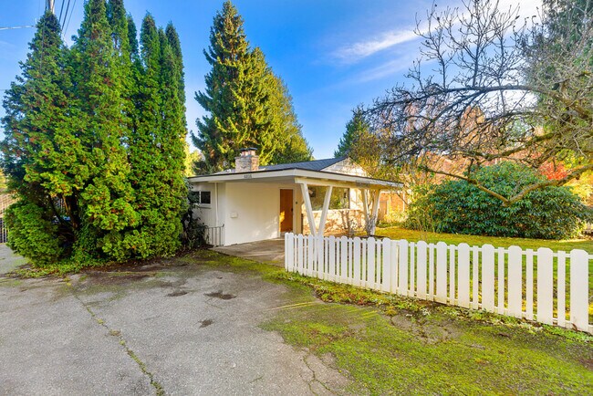 Building Photo - 10828 23rd Ave NE