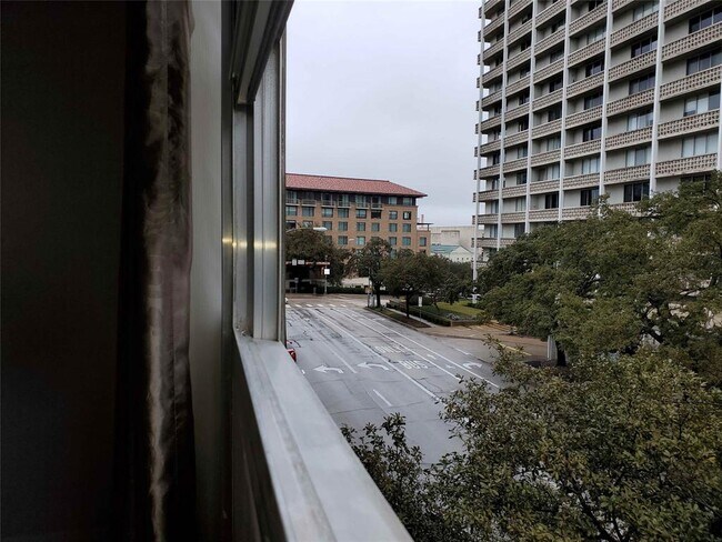 Building Photo - 1800 Lavaca St