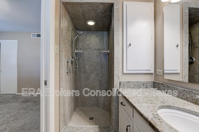 Building Photo - 3214 Leyte St