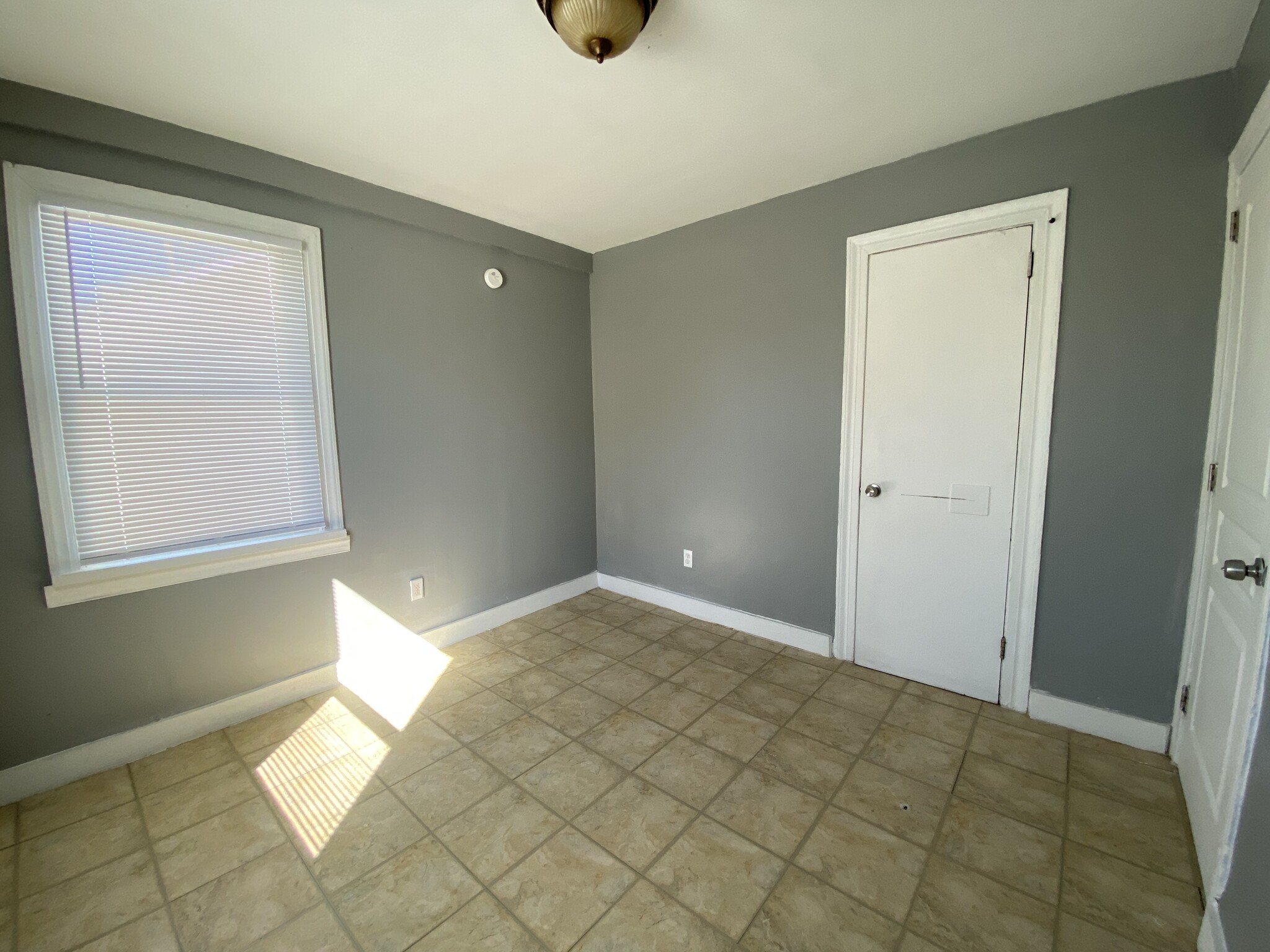 Bedroom 2 - 413 Colonial Ave