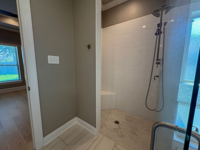 Building Photo - Available Now! Gorgeous 4 Bedroom 3 Bath i...