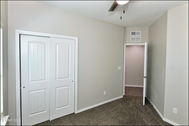 Building Photo - 541 Paseo Modesto Dr
