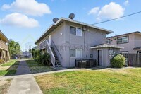 Building Photo - 15th Ave_4Plex