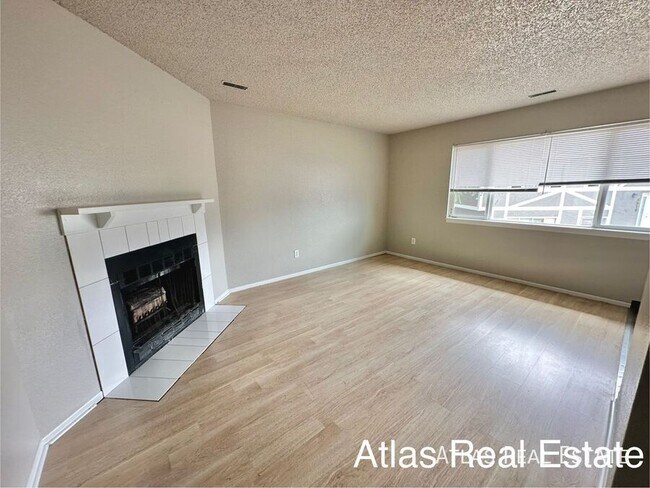 Building Photo - 3310 Cochran Dr
