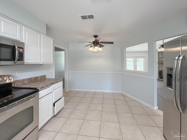 Building Photo - 1304 Pine Hill Cir