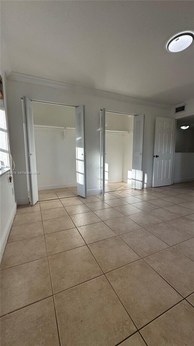 Building Photo - 8650 SW 109th Ave