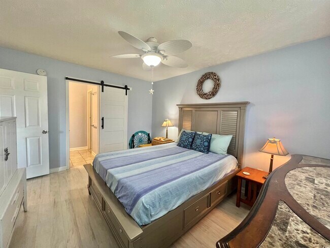 Building Photo - 628 Waterway Village Blvd