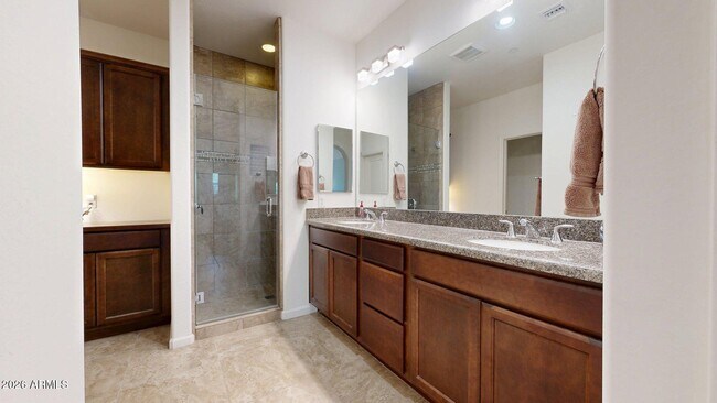 Building Photo - 3935 E Rough Rider Rd