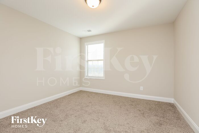 Building Photo - 719 Banister Dr