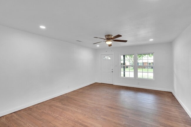 Building Photo - 6124 Sundown Dr