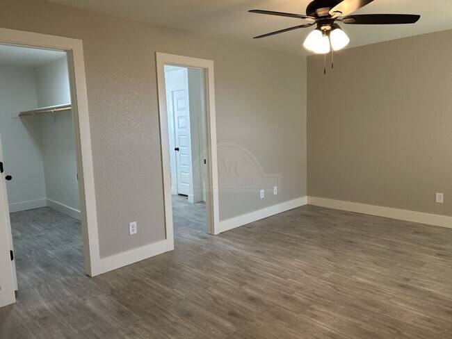 Building Photo - 316 Timber Ridge Dr