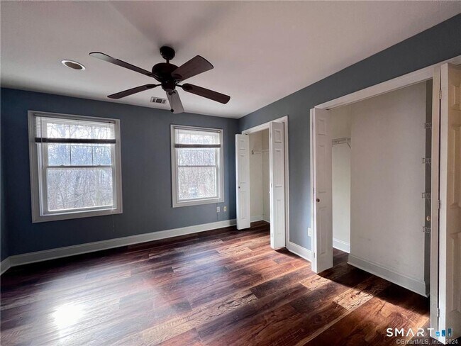 Building Photo - 527 W Thames St