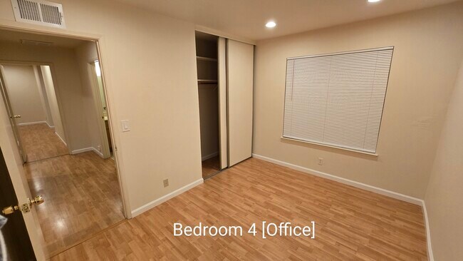 Building Photo - 4844 Westmont Ave