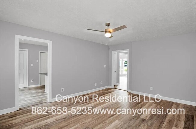 Building Photo - Beautiful home with 3 bedrooms!