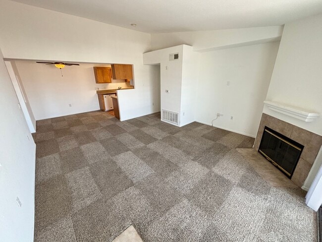 Building Photo - Beautiful 2Bed/2Bath home located in the C...