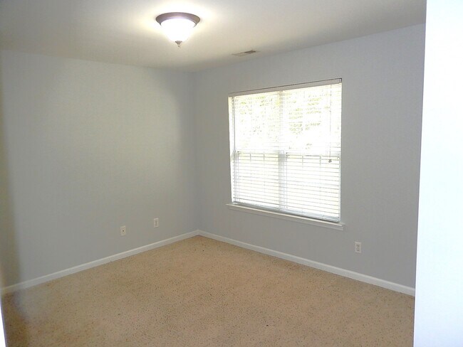 Building Photo - 3335 Archdale Dr