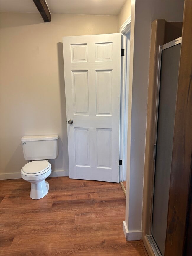 Building Photo - 290 Glen Ledge Rd