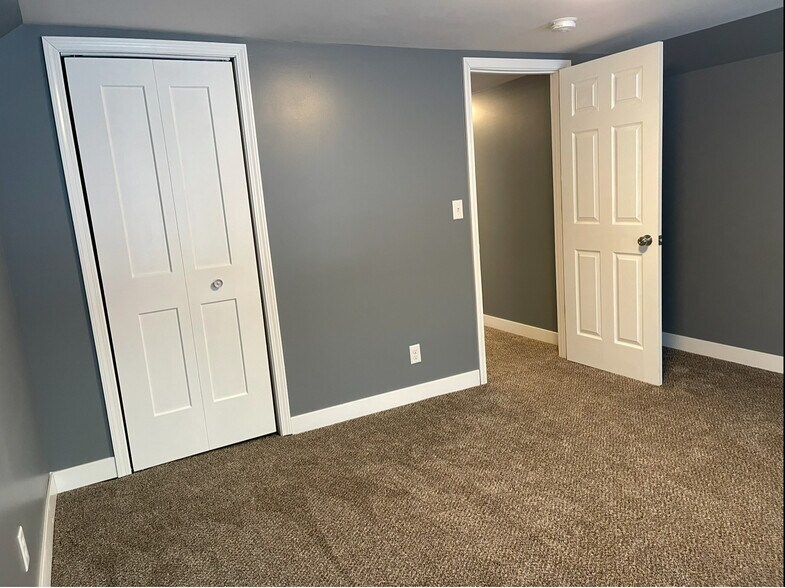 Building Photo - 1032 Denner St