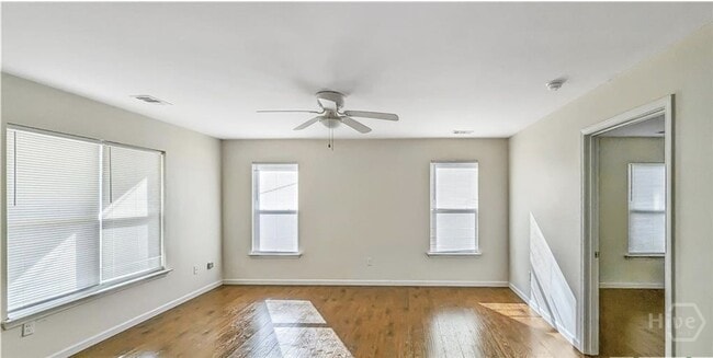 Primary Photo - 801 Davis Ave