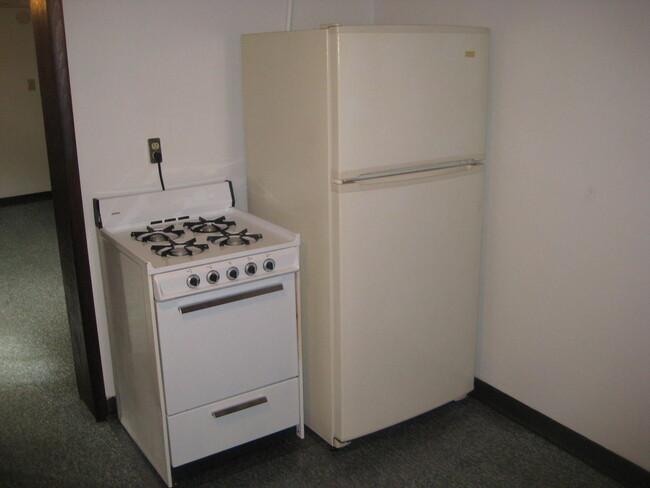 Appliances in Kitchen - 3703 5th Ave