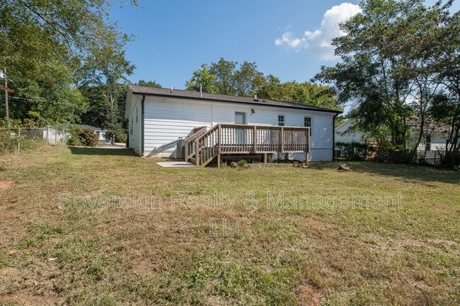 Building Photo - 331 Camilla Cir SW