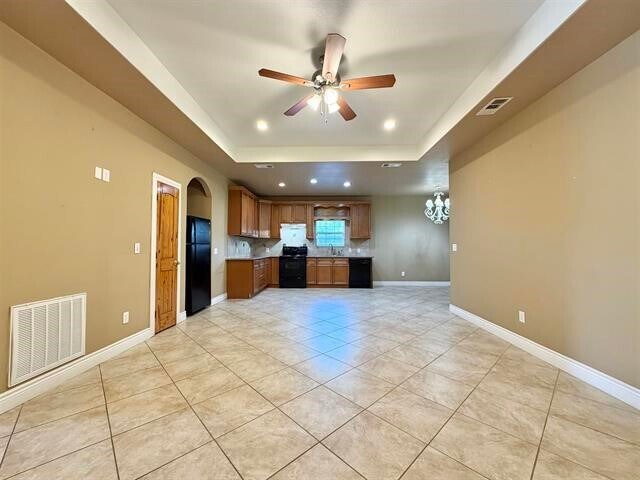 Building Photo - 116 Sycamore St