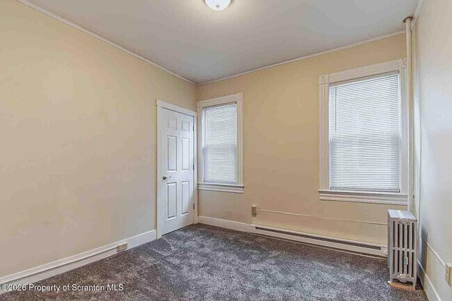 Building Photo - 815 Monroe Ave