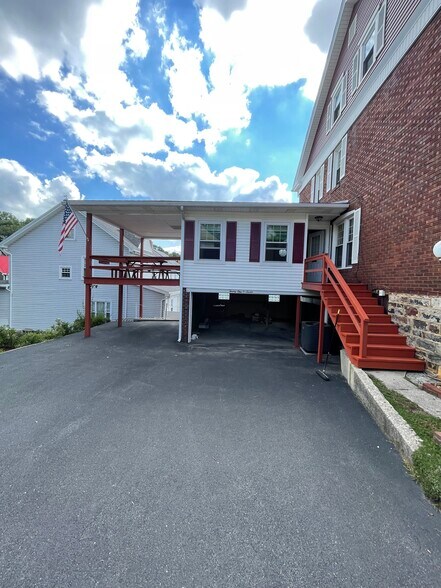 Building Photo - 2107 11th St