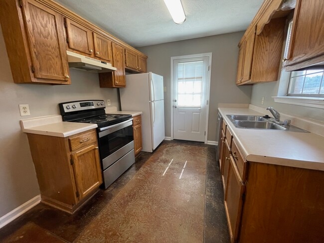 Building Photo - 570 Cherub Ct