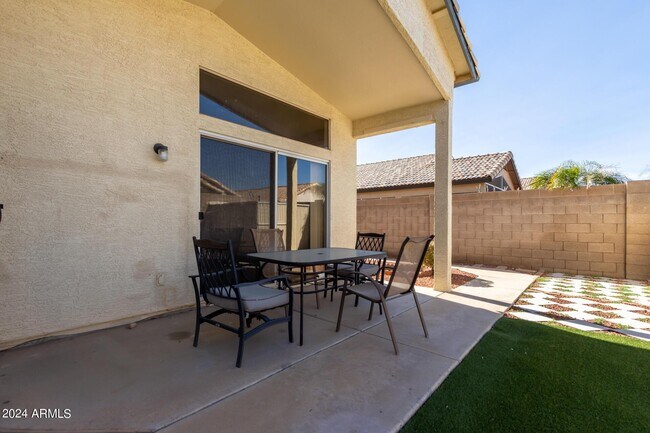 Building Photo - 10848 W Ventana Dr S