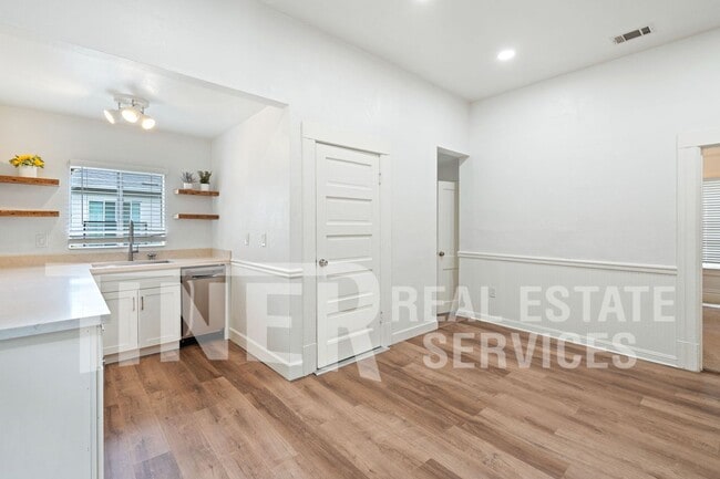 Building Photo - 1510 E Street-