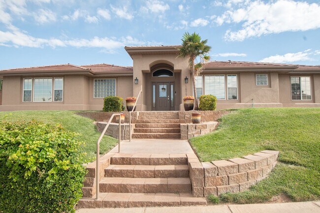 Building Photo - Spacious 3-Bedroom Home with Incredible Garage & Prime Location!