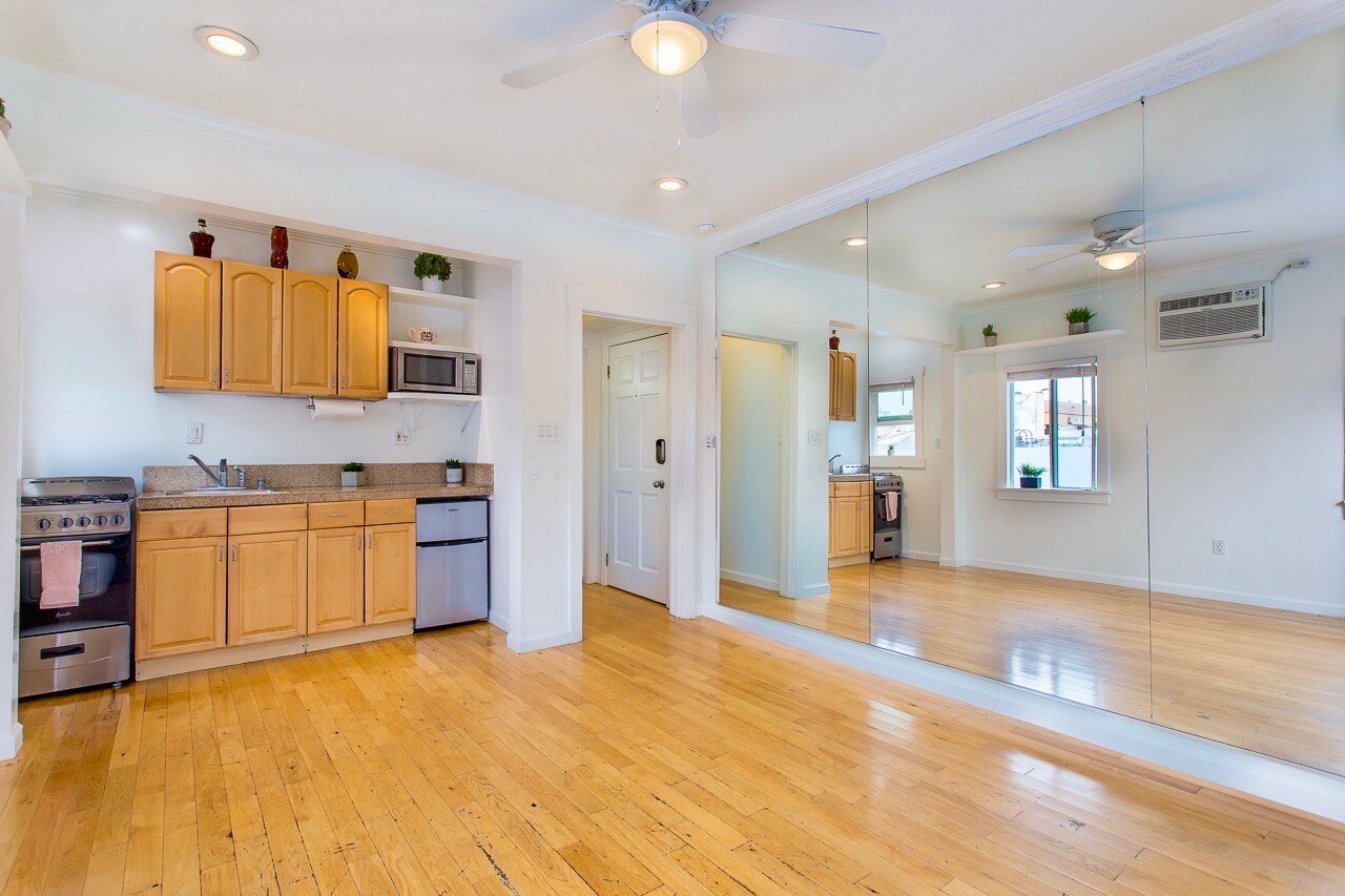 Building Photo - 1650 Winona Blvd