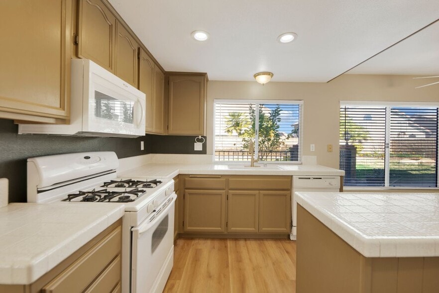 Building Photo - 3201 Angeleno Pl