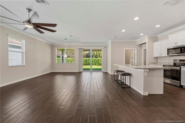 Building Photo - 7461 SW Harbor Cove Dr