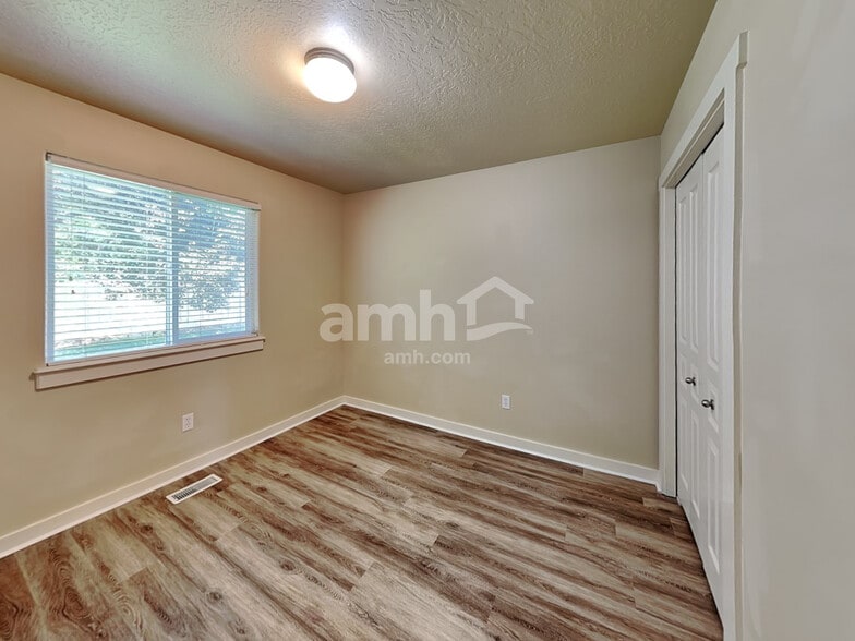 Building Photo - 1699 N Firebrick Dr