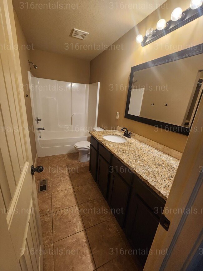 Building Photo - $1,850- 4 bedroom / 3 bathrooms - Beautiful and Large Home! *COMING SOON*